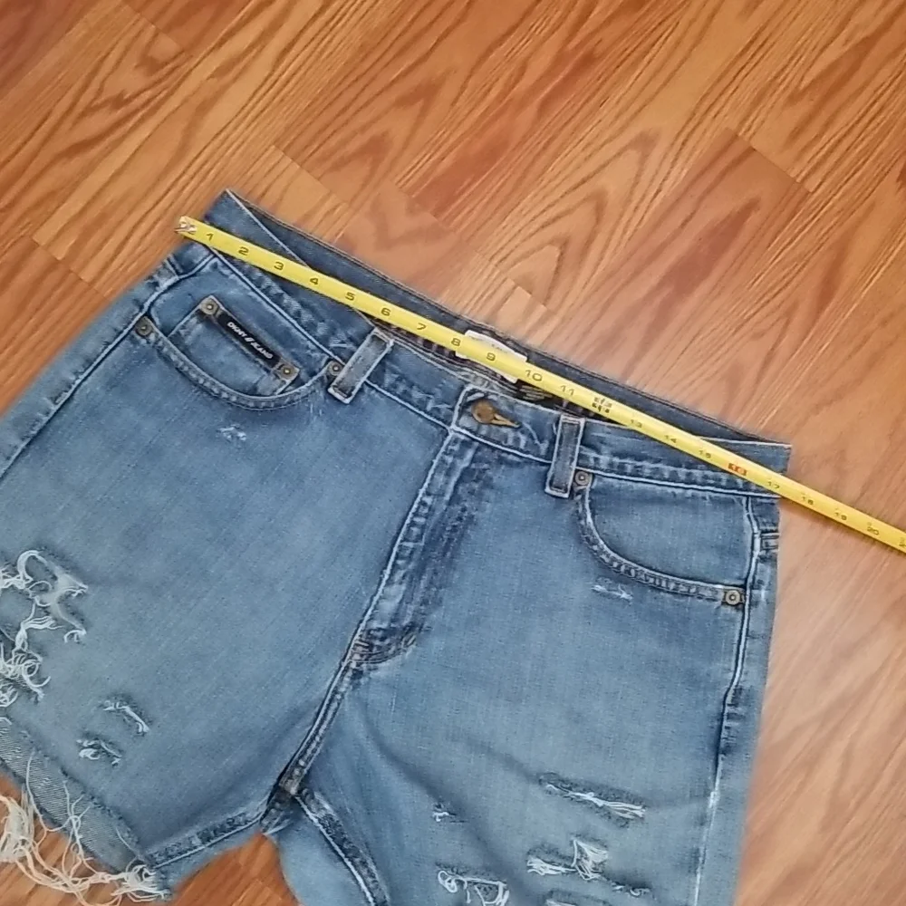 Vgt DKNY Cutoffs shorts‎ size 33